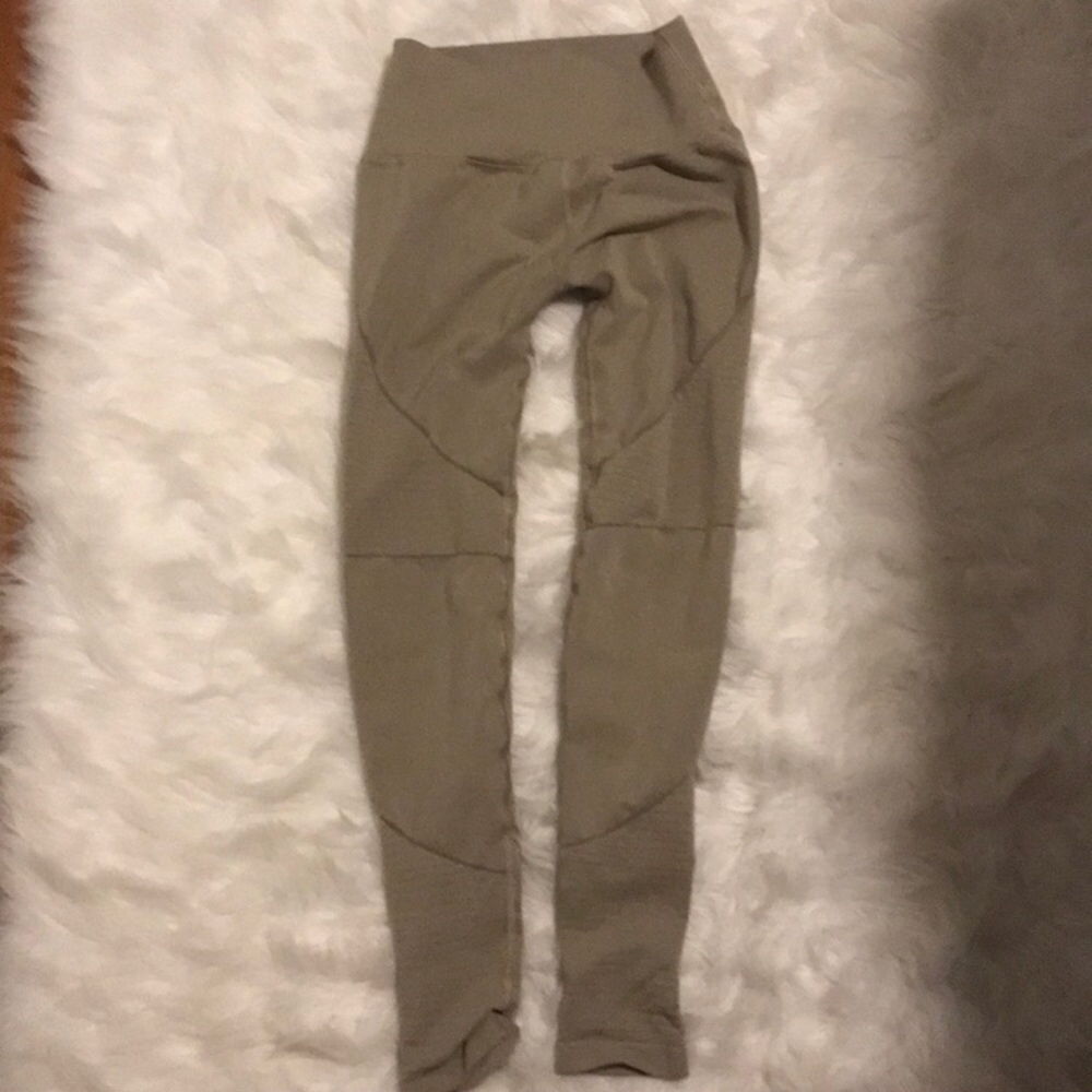 Alphalete revival leggings